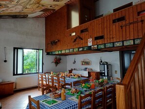 家庭开间, 花园景观 |   用餐