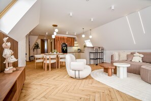 Apartment with Sauna | Ruang tamu | TV skrin rata 