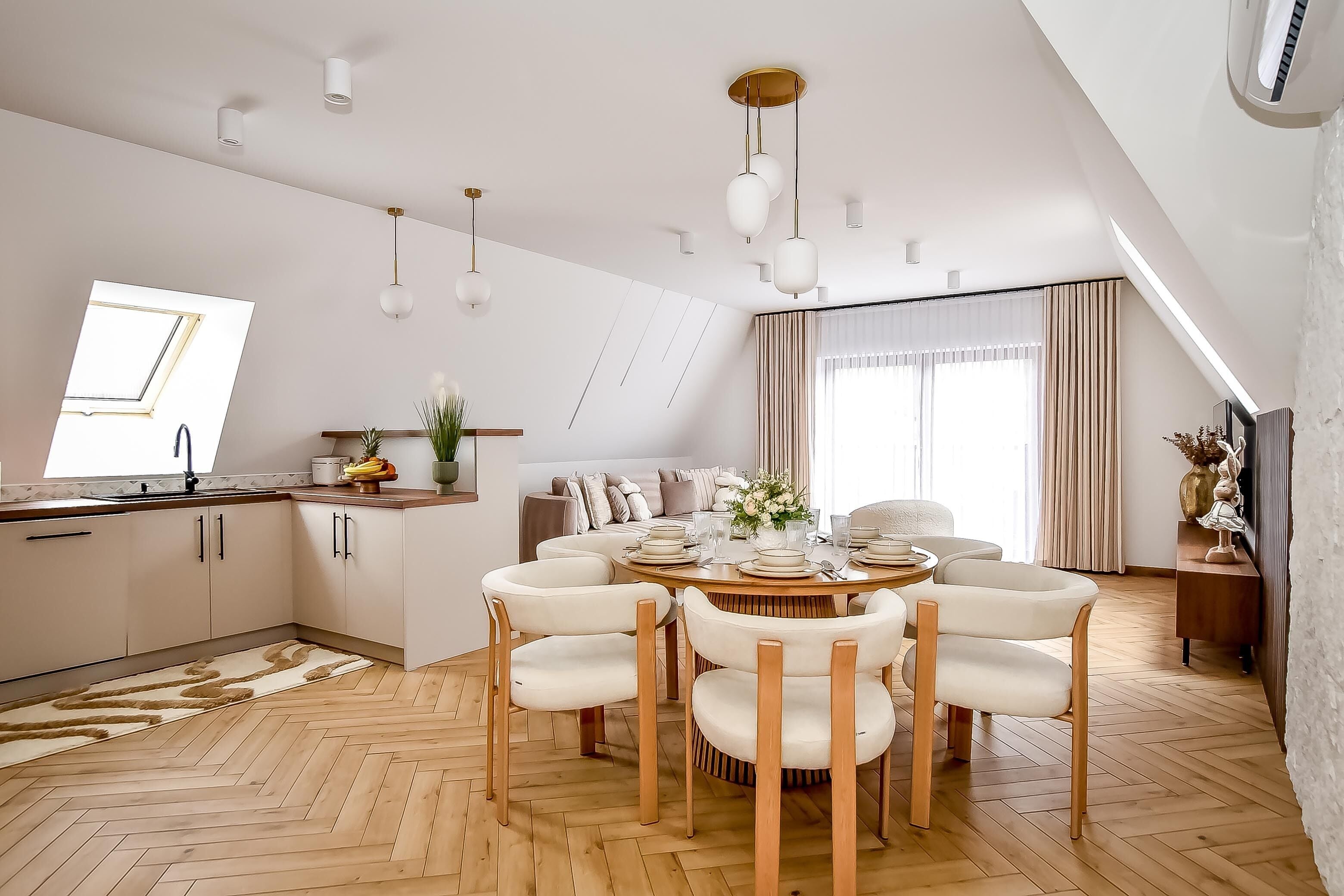 Apartment with Sauna | Dining