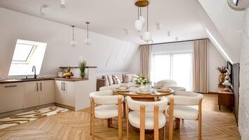 Apartment with Sauna | Dining