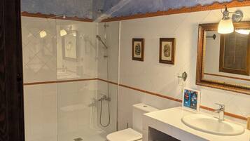 Villa | Bathroom