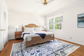 5 dormitorios, tabla de planchar con plancha, ropa de cama