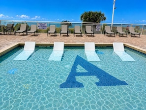 Pool - BEACH DAZE GETAWAY/PRIME LOCATION (Myrtle Beach)