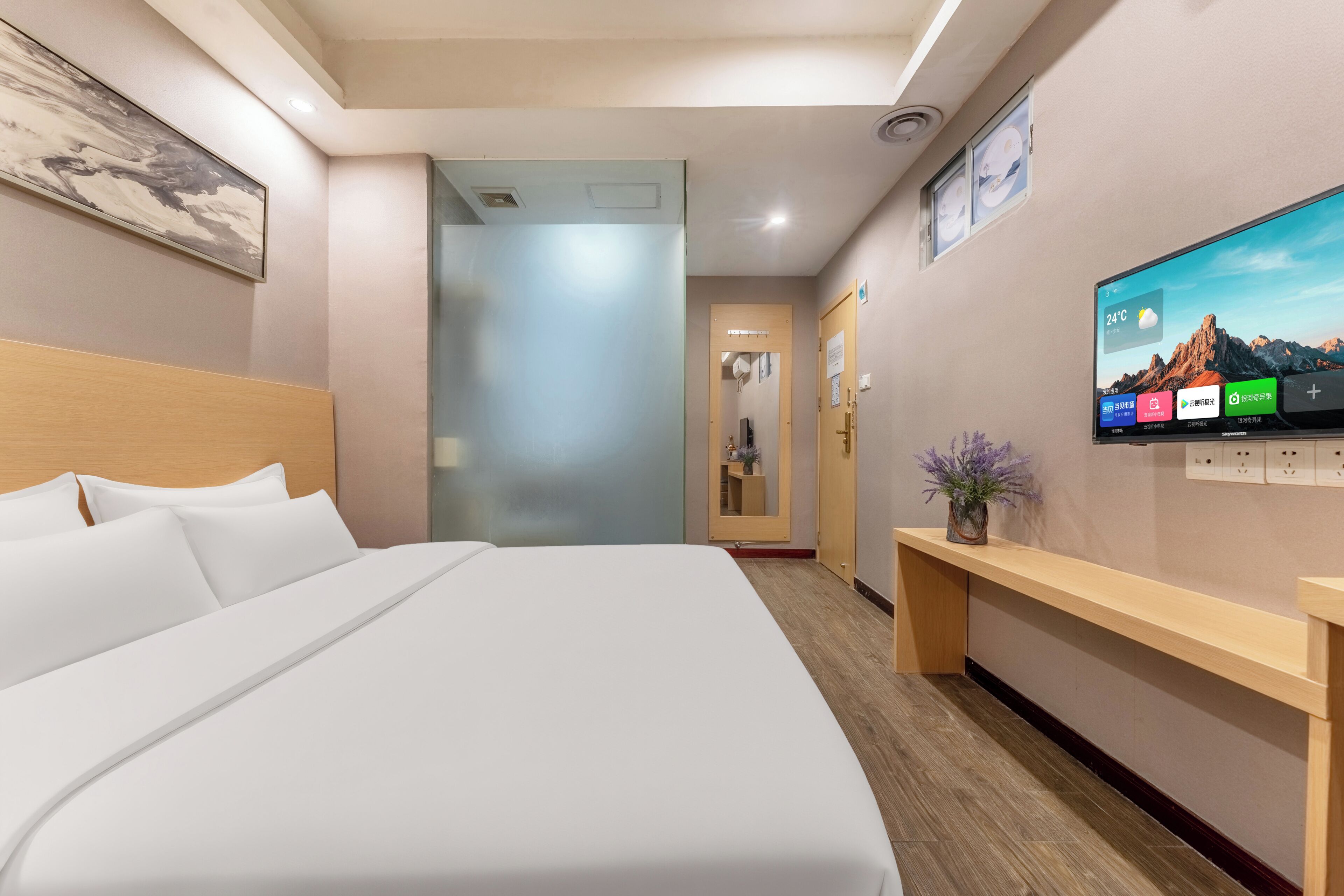 Kamar Single Ekonomi | Meja kerja, ruang kerja ramah laptop, Wi-Fi gratis, dan seprai linen