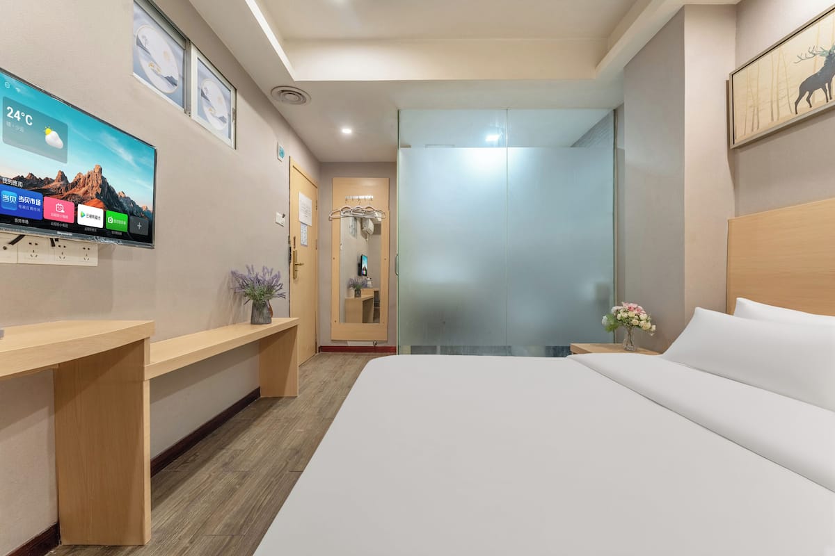 Economy Single Room | Desk, laptop workspace, blackout drapes, free WiFi