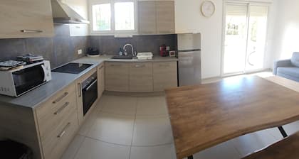 Apartment 10 minutes walk from the beach first floor with terrace