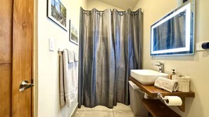 Shower, hair dryer, towels, soap - Ocean view villa & plunge pool / 10 min Tamarindo (Santa Cruz)
