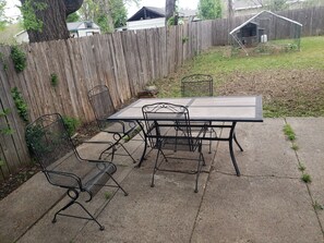 Outdoor dining - Pete's Place  (Tulsa)