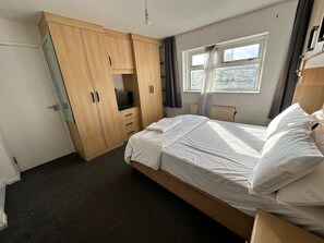 Gemeinsamer Schlafsaal, 1 Schlafzimmer