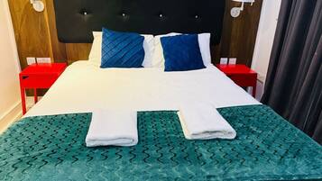 Iron/ironing board, WiFi, bed sheets
