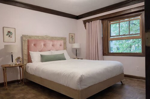 Private Guest Suite in Dt Vancouver