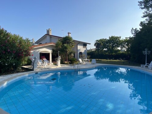 Private Multi-family Villa With Pool and Garden
