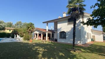 Villa, 6 Bedrooms, Private Pool, Garden View | Exterior