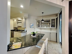 Condo (2 Bedrooms) | Property amenity