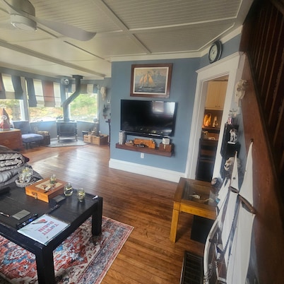 Camp Nova a Cozy Cedar-clad Cottage in Scenic Tangier, Canada