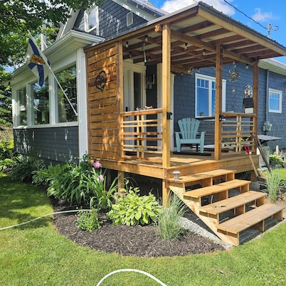 Camp Nova a Cozy Cedar-clad Cottage in Scenic Tangier, Canada