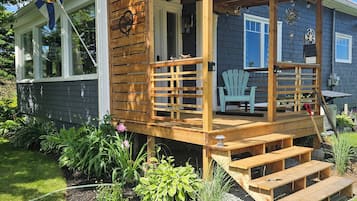 House, 2 Bedrooms, Smoking, Balcony | Exterior detail