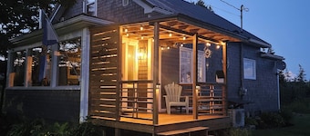 Camp Nova a Cozy Cedar-clad Cottage in Scenic Tangier, Canada