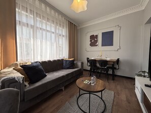 Living area - 1BR w/ Turkish Hammam • Central Galata Stay (Istanbul)