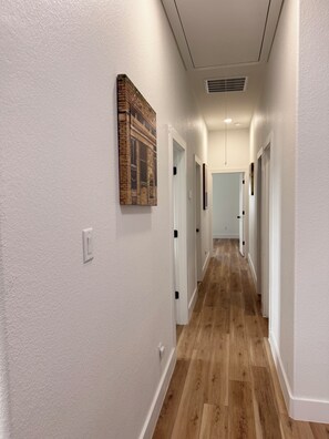 Interior - Adorable 3-bedroom apartment with AC in vibrant Houston (Houston)