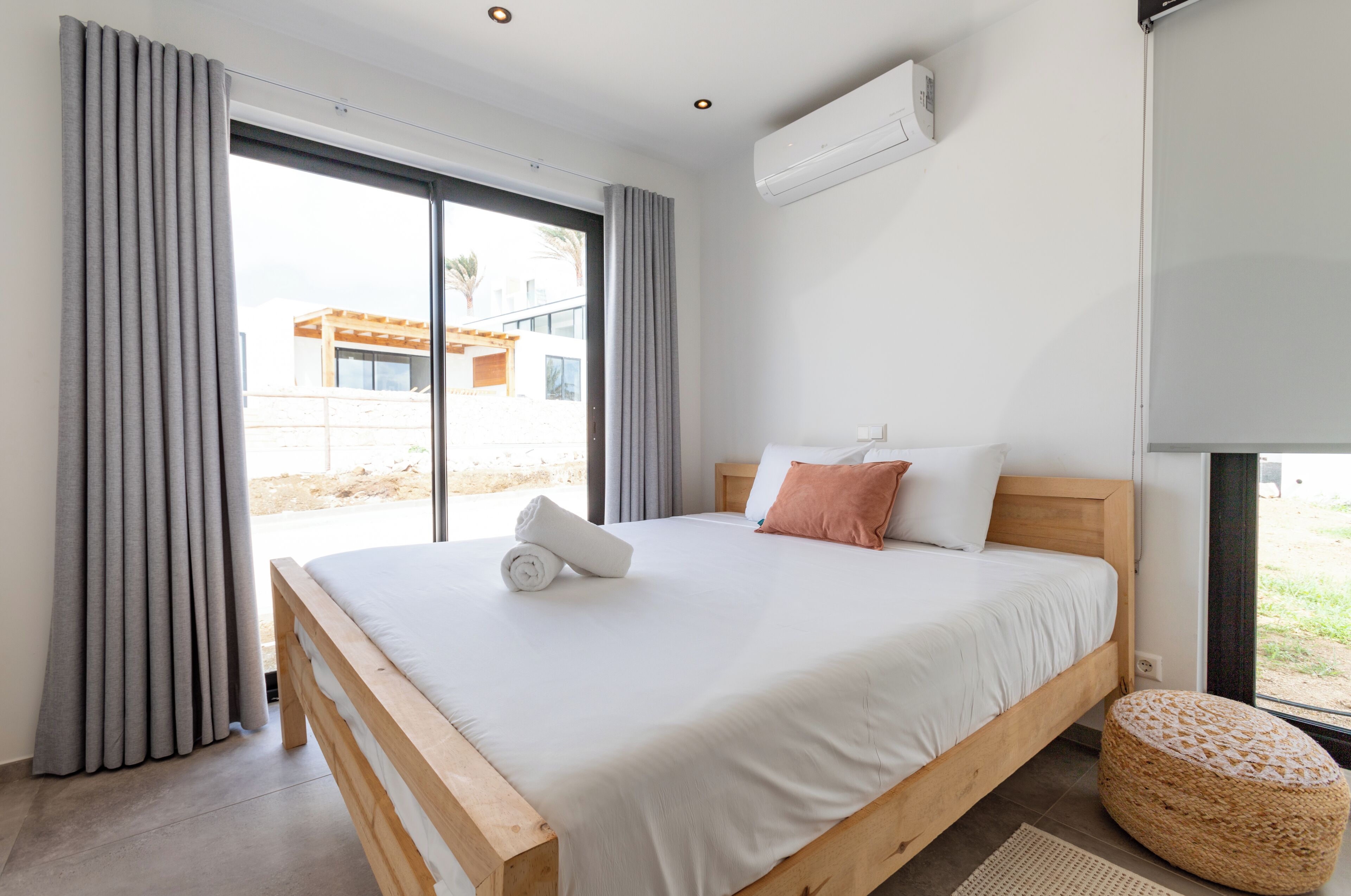 Caixa forta a l'habitació, planxa i posts de planxar i wifi gratuïta 