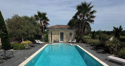 Splendide villa contemporaine au milieu des vignes périphérie de Bordeaux