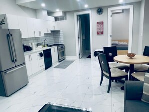 Interior - Getaway Home -Soccer Fans-Luxury Home Cozy Affordable Rate (Pickering)