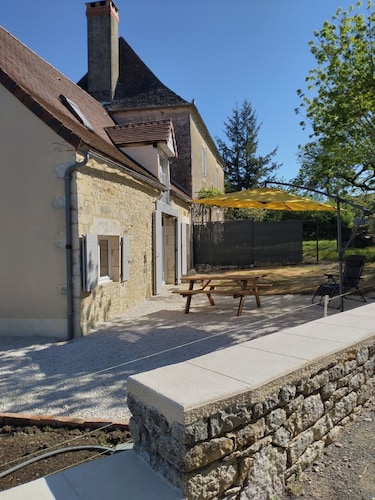 Converted barn with large enclosed grounds, ideal for families,