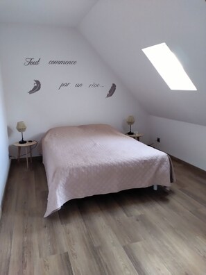 Iron/ironing board, WiFi - Vrbo Property (MAYRAC)