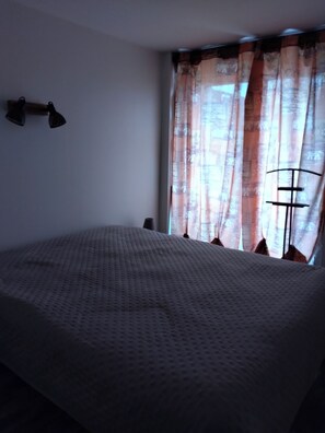 Iron/ironing board, WiFi - Vrbo Property (MAYRAC)