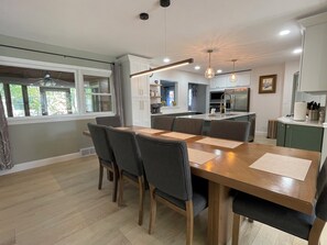 Dining - Cozy 3-Bedroom House Near Dunes and Trails (Chesterton)