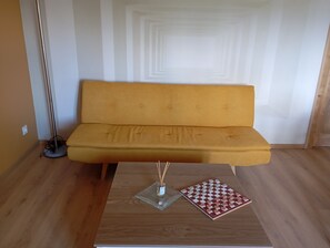 Smart TV - Country apartment close to the Dolce Via and hiking trails (Saint-Agrève)