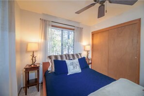 3 quartos, ferros/tábuas de passar roupa, Wi-Fi, roupa de cama