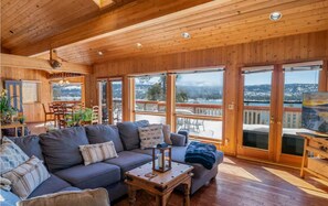 Living area - Lake Views! Eagles Jackie & Shadow's Path! AC (Fawnskin)