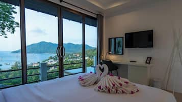 2 bedrooms, iron/ironing board, internet, bed sheets