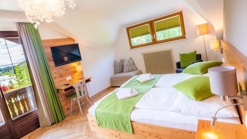 Double Room, Balcony, Lake View