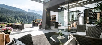 Hotel La Fradora - Dolomites Hotel