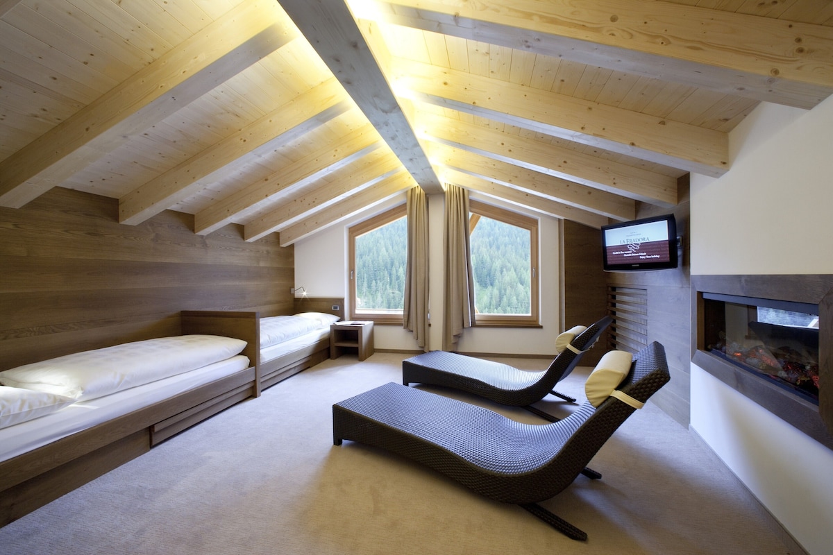 Suite Duplex, Sauna | Cofres nos quartos, quartos à prova de som, Wi-Fi de cortesia