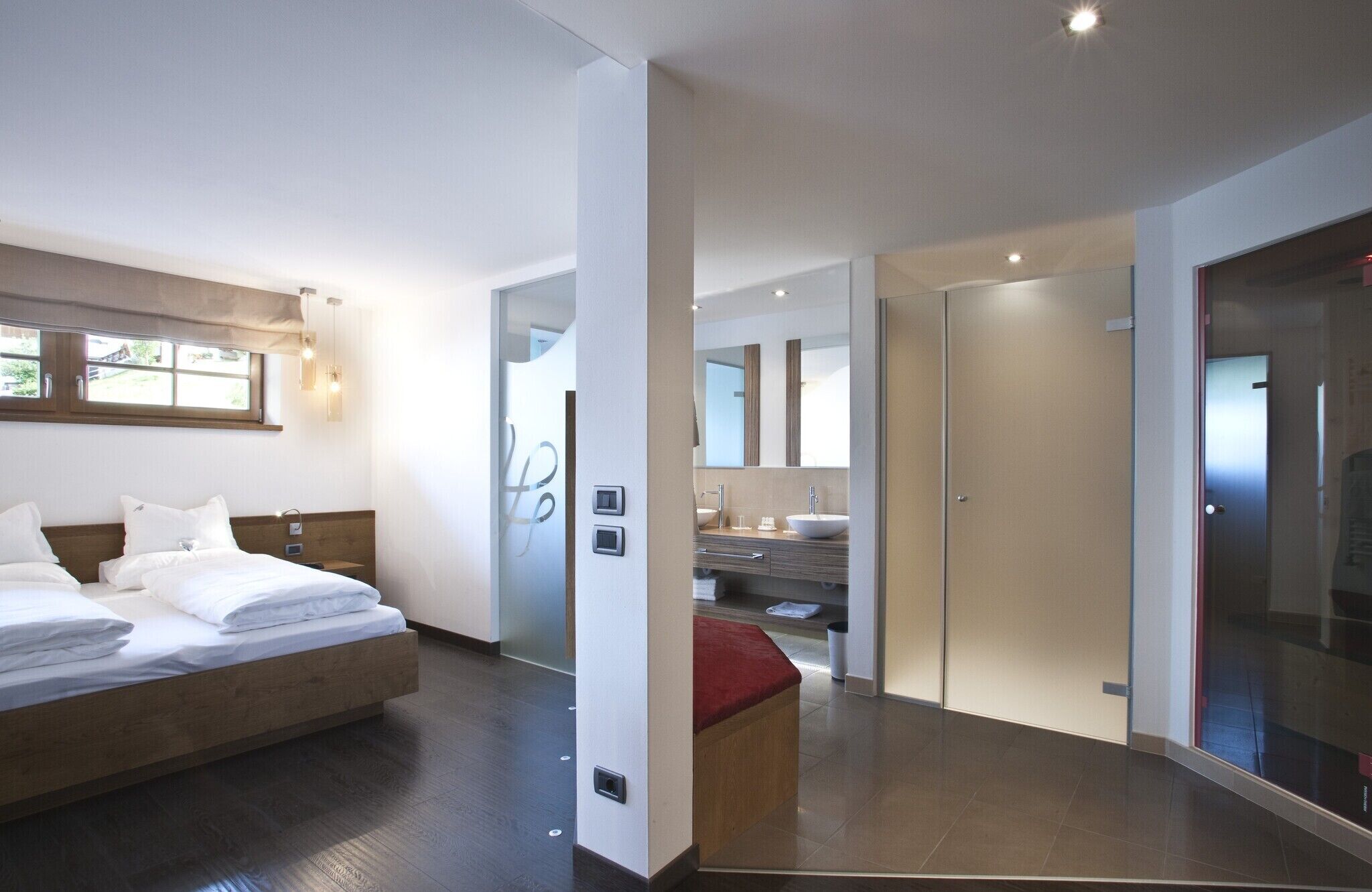 Suite, Sauna | In-room safe, soundproofing, free WiFi