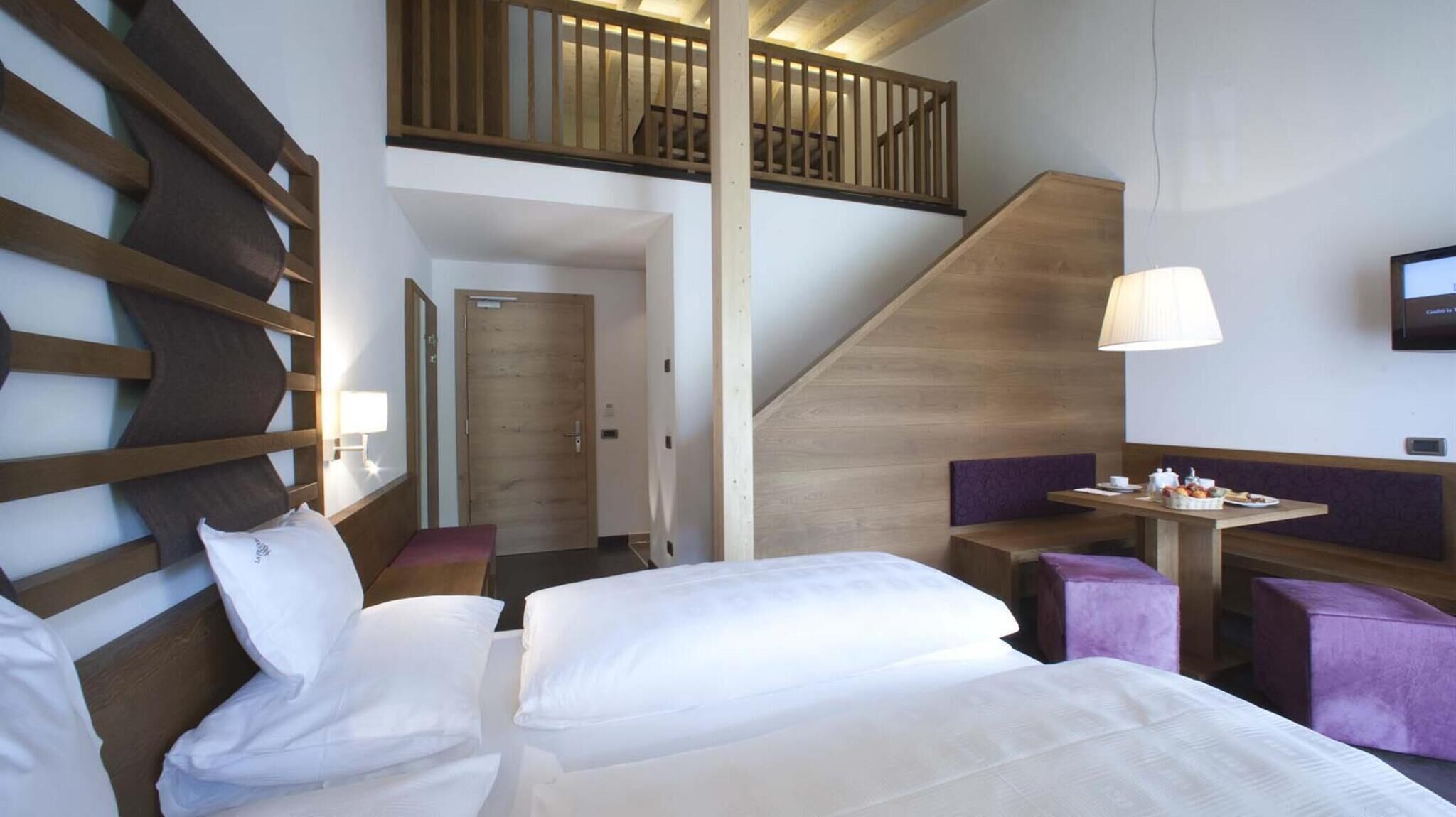 Family Duplex | In-room safe, soundproofing, free WiFi