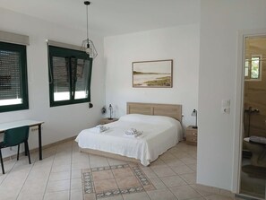 2 bedrooms, iron/ironing board, Internet, bed sheets - Stella’s House — A Cozy Island Hideaway in Beautiful Samos (Mitilini)