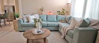 Relax at Sky House — Cozy 2BR Getaway in Wesley Chapel