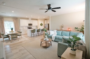 Living area - Relax at Sky House — Cozy 2BR Getaway in Wesley Chapel (Wesley Chapel)