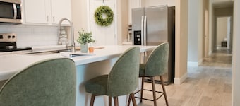 Relax at Sky House — Cozy 2BR Getaway in Wesley Chapel