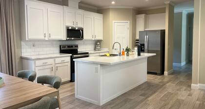 Cozy 2-bedroom house in nice Wesley Chapel with AC