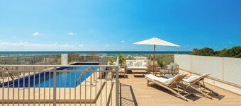Garden& Rooftop Beachfront Luxury in Shavei Tzion
