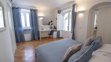 Quarto casal | Escrivaninha, Wi-Fi de cortesia