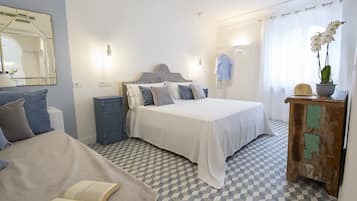 Double Room, 1 King Bed with Sofa bed | Desk, free WiFi