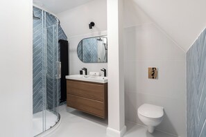 Appartamento Deluxe, vista città, lato spiaggia | Bagno
