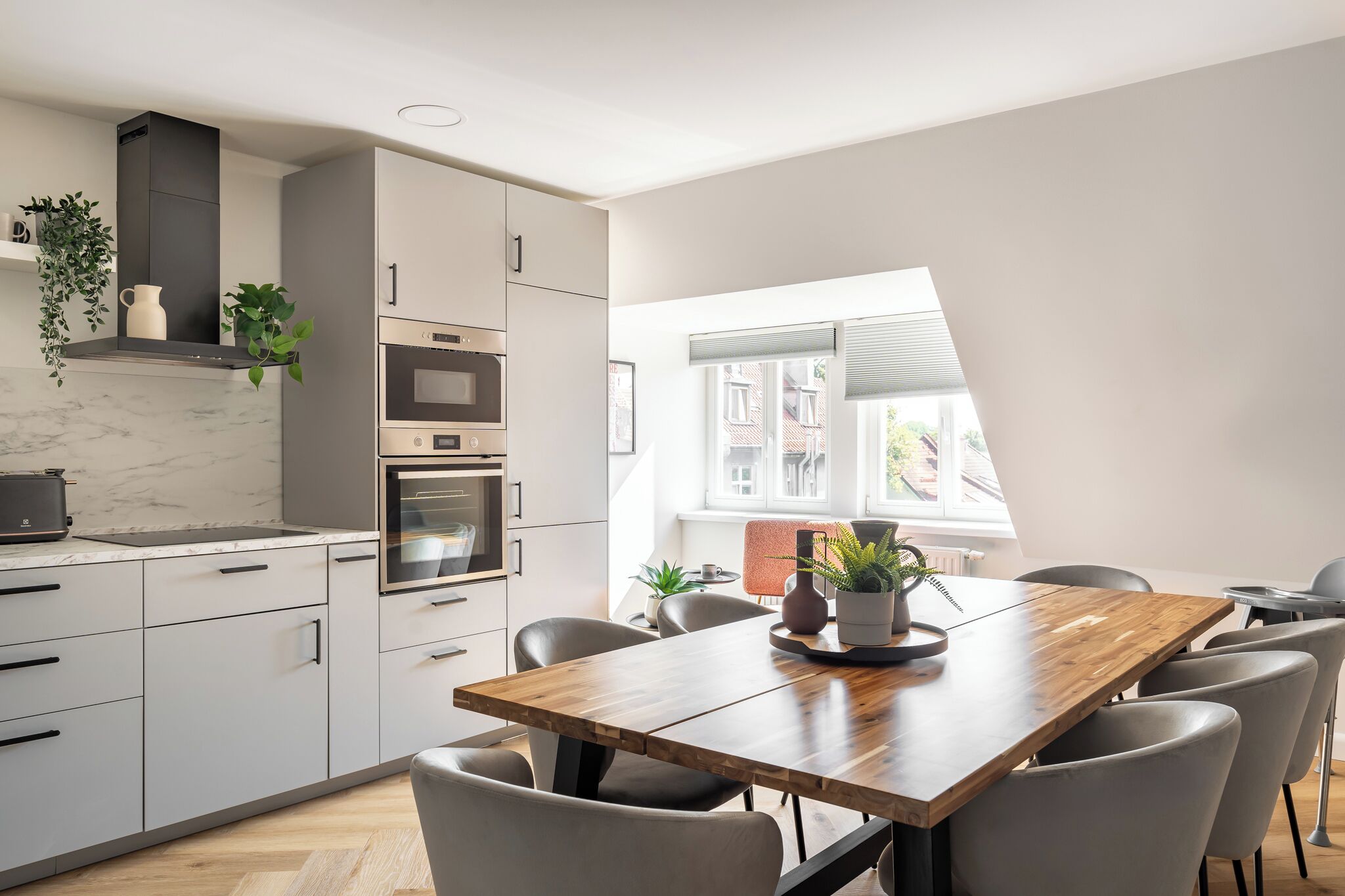 Deluxe Apartment, City View, Beachside | Private kitchen | Coffee/tea maker, electric kettle, toaster, high chair